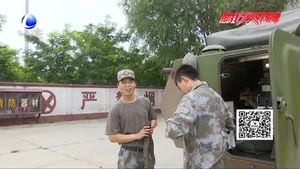 記者深入軍營走進戰(zhàn)車 體驗炮兵訓練
