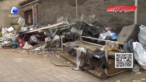 大官莊村垃圾裸露在外 環(huán)衛(wèi)部門將設(shè)置垃圾箱