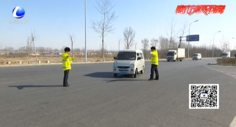 我市交警嚴(yán)查逾期未檢、未報(bào)廢面包車