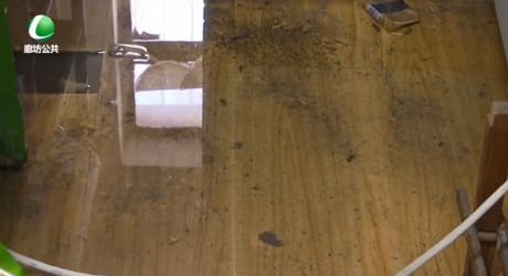 居民家里下水道反污水無(wú)法正常生活