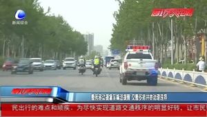 警務移動攝像車喊話提醒 多措并舉治理違停