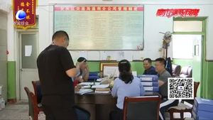 交管部門加強(qiáng)客運(yùn)企業(yè)安全檢查