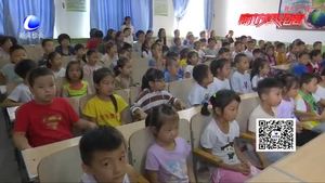 交警部門聯(lián)合教育局開展交通安全進(jìn)校園活動(dòng)