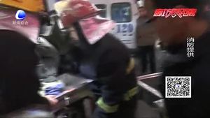 女子手卡絞肉機 消防成功解救