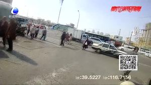 孕婦破水緊急求助 交警開道及時送醫(yī)