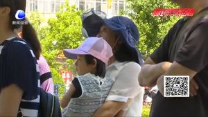 我市首輛戶外流動交通安全宣傳車亮相香河 受廣大市民青睞