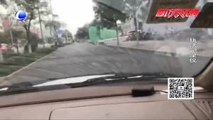 突發(fā)疾病交警開道 及時(shí)救治市民答謝