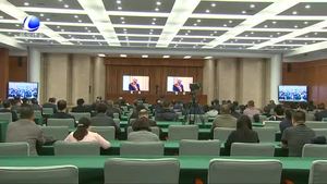 我市集中收聽收看全國脫貧攻堅先進(jìn)事跡巡回報告會