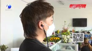 醫(yī)生提醒：小耳機(jī)存大隱患 耳機(jī)音量過大易損傷聽力