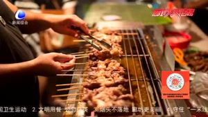 【零距離·健康】喝冰啤酒能消暑？別被“涼爽”的假象迷惑了