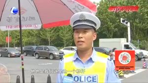 高溫“烤”驗勇士 堅守鑄就警魂