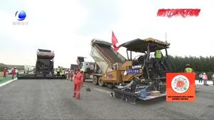 京雄高速SG2合同段實現(xiàn)全球首次無人駕駛集群智能化施工作業(yè)