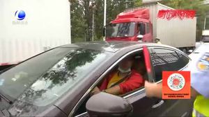 嚴管嚴查交通違法 廊坊交警一大隊在行動