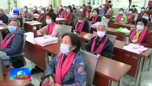 2020年乳腺癌關(guān)注月活動(dòng)暨“為了姐妹的健康與幸?！贝笮凸婊顒?dòng)在我市舉行