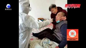 六旬村醫(yī)主動(dòng)請(qǐng)纓 奔赴核酸檢測(cè)一線