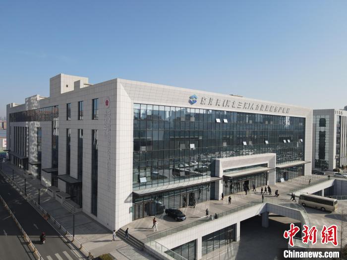 圖為京津冀(河北三河)人力資源服務(wù)產(chǎn)業(yè)園外景。　高澍 攝